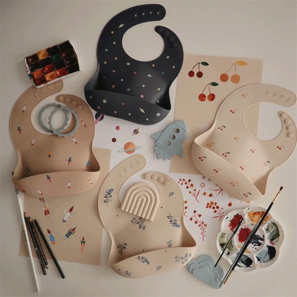 Mushie Silicone Baby Bib (Planets)