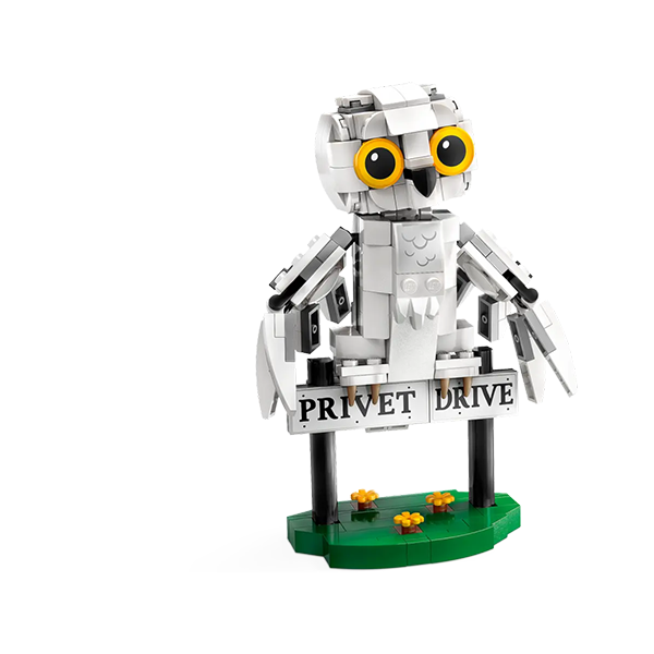 LEGO® Harry Potter™ 76425 Hedwig™ at 4 Privet Drive