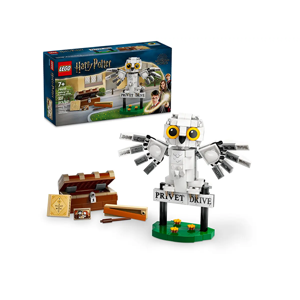 LEGO® Harry Potter™ 76425 Hedwig™ at 4 Privet Drive