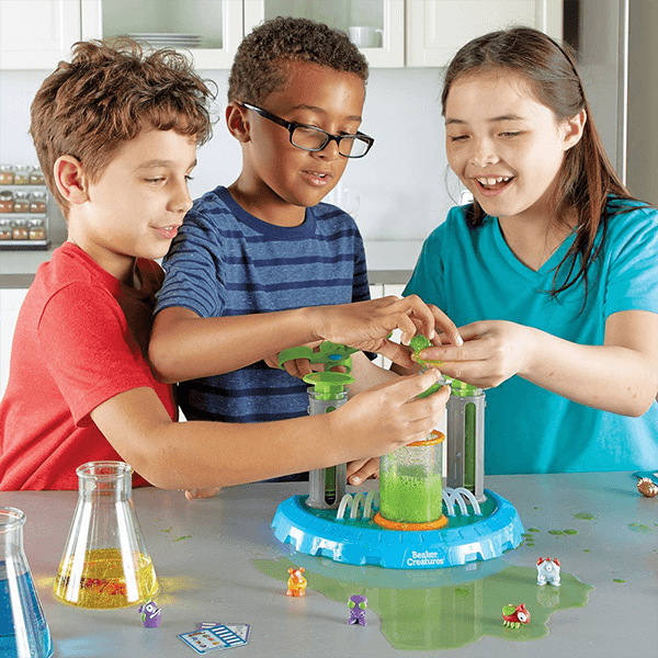 Learning Resources Beaker Creatures Liquid Reactor Super Lab | JR Toy ...